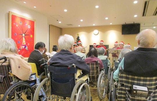 瀬谷ふたつ橋病院のクリスマス・ウクレレコンサート