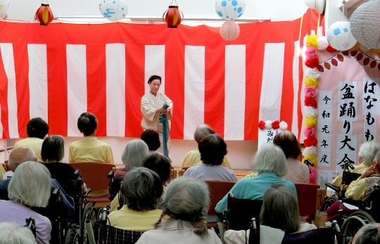 はなもも苑盆踊り大会のご報告」