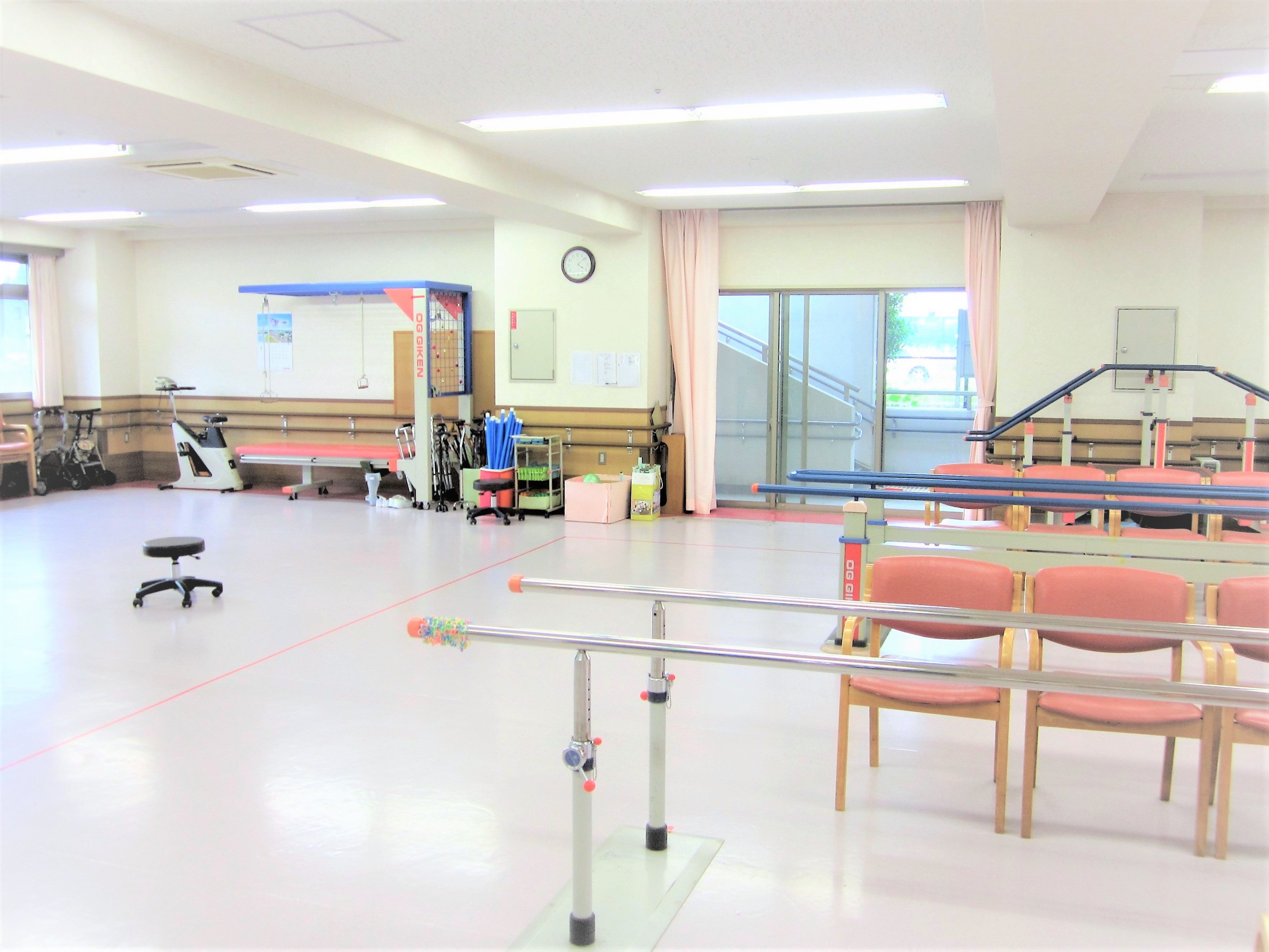 介護老人保健施設のリハビリ室にてリハビリ助手スタッフとしてご勤務してみませんか♪